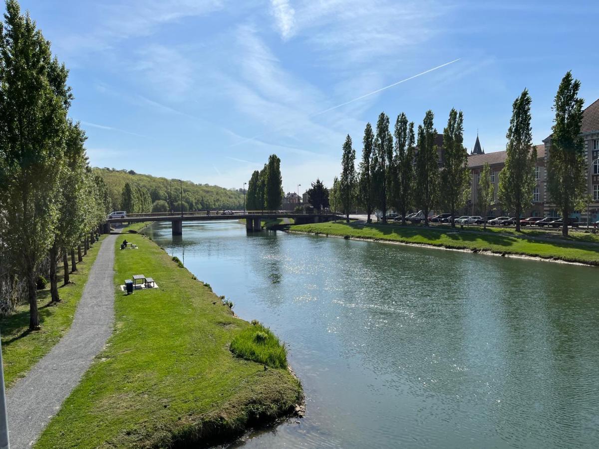 Le Voltaire Apartment Melun Luaran gambar